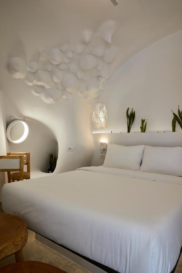 Theano Cave & Imerovigli (Santorini)