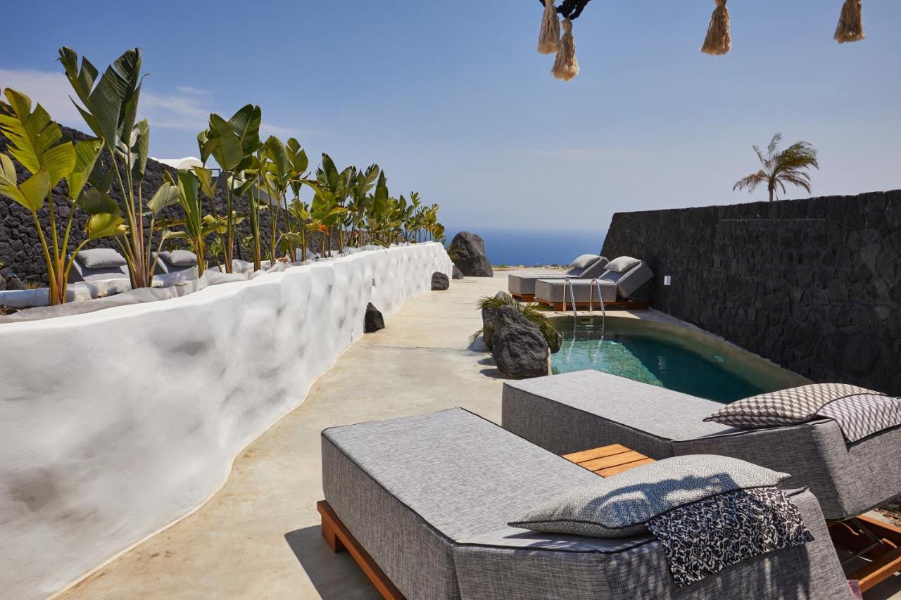 Theano Cave & Hotel Imerovigli (Santorini)