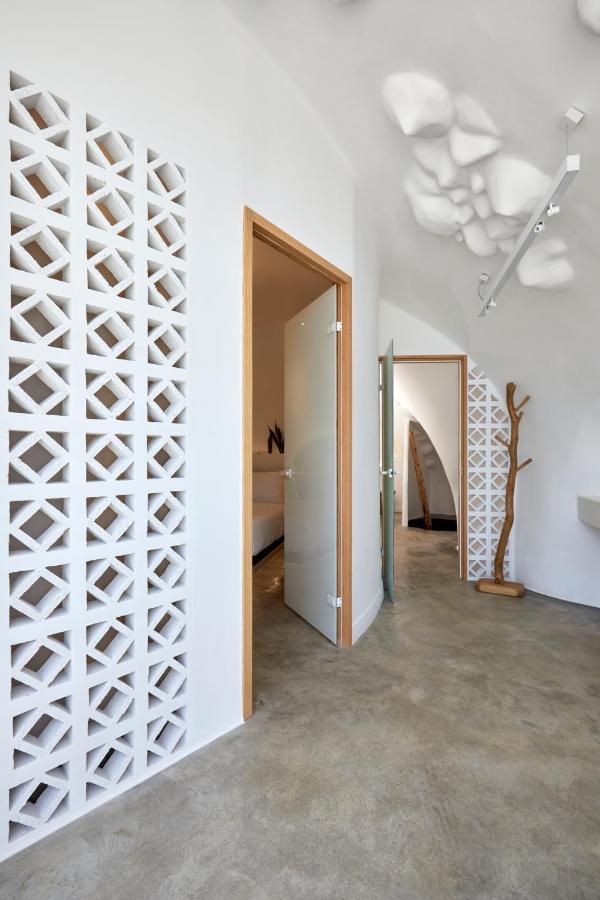 Theano Cave &