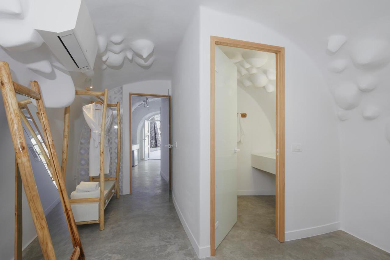 Theano Cave & Hotel